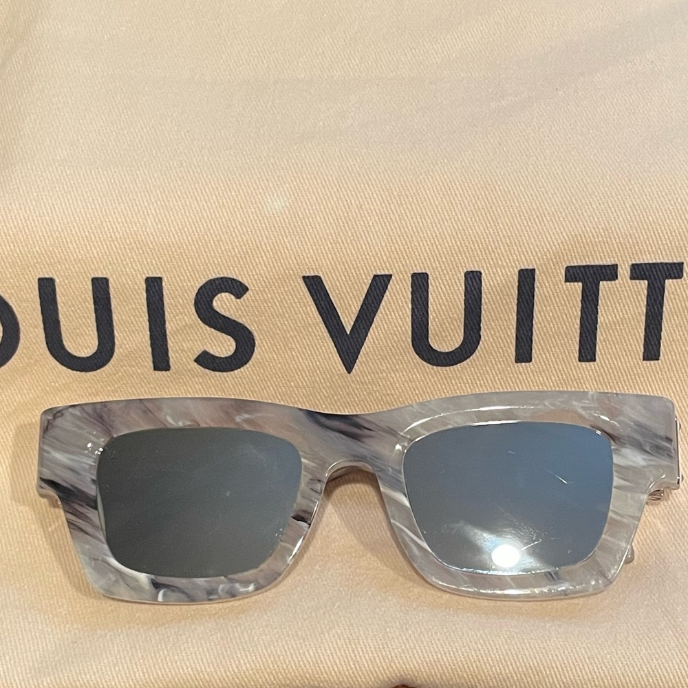 Luis Vuitton “Charleston” Mens Mirrored Sunglasses - Picture 3 of 14
